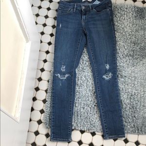 NEW Distressed Levi’s 711 Skinny Jeans SZ 25